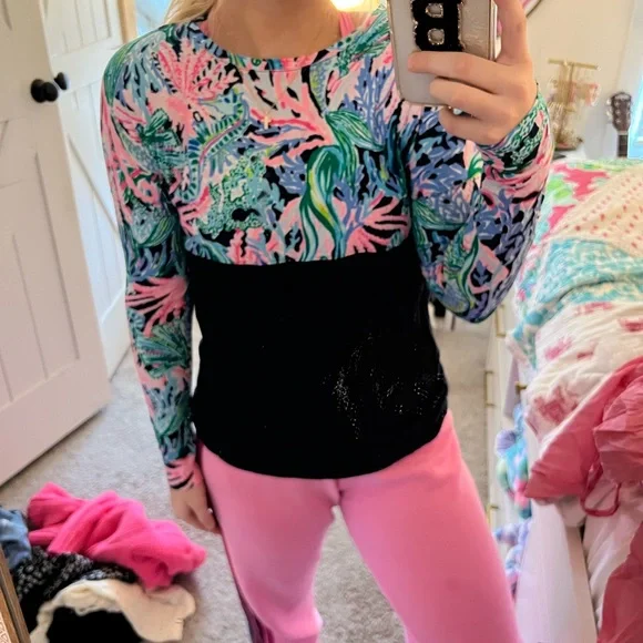Lilly Pulitzer Long Sleeve Finn Top-Bringing Mermaid Back - Picture 2 of 5